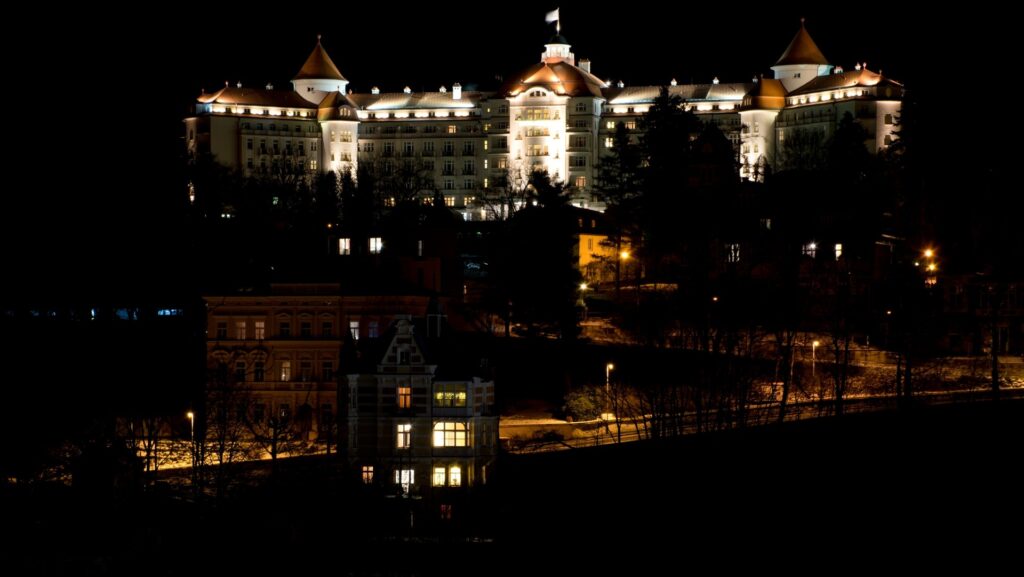 archiv___2018___cp-5-6-karlovy-vary___imperial-night.jpg