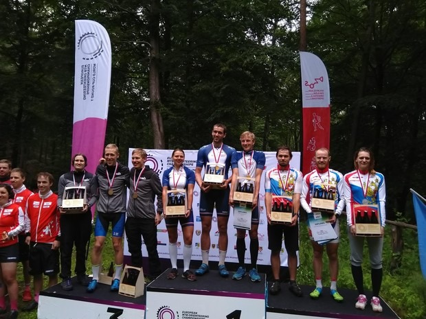 archiv___2019___me2019___thumbs___04_relay_podium.jpg