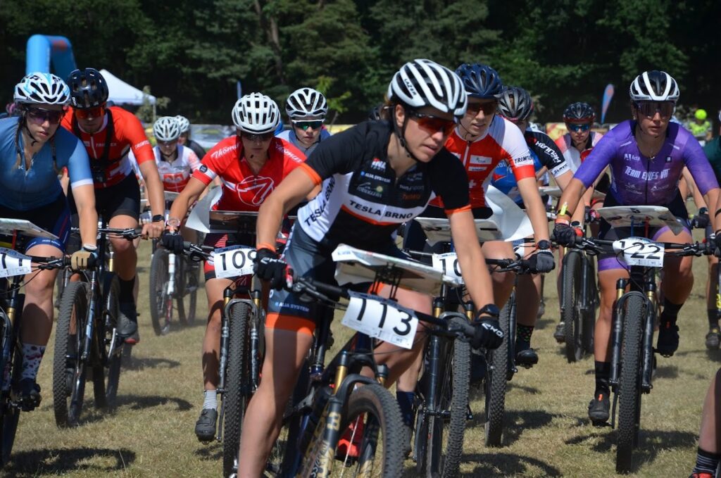 archiv___2023___mtbo5days___we-start-mass.JPG